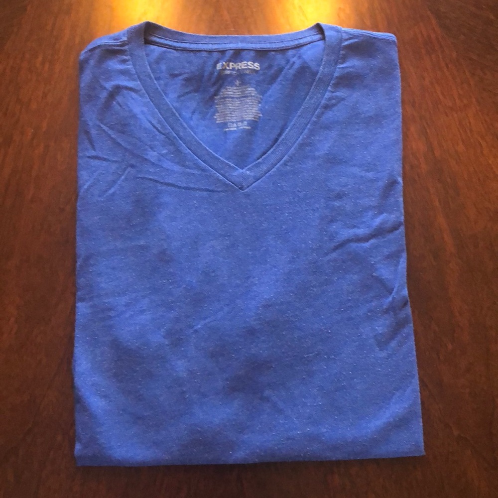 Express Stretch V-Neck Short Sleeved